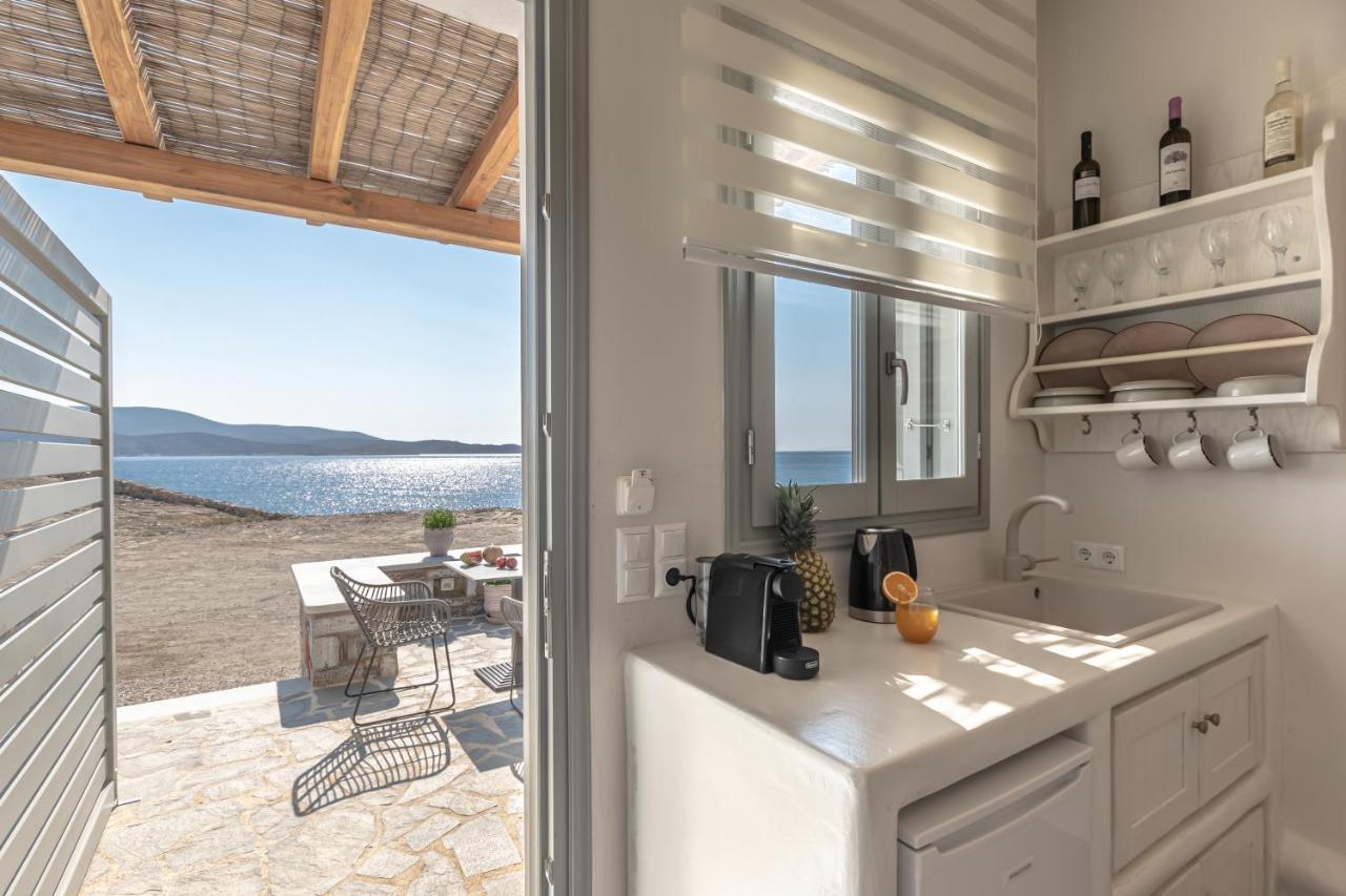Porto Dema Luxury Suites Schoinoussa エクステリア 写真