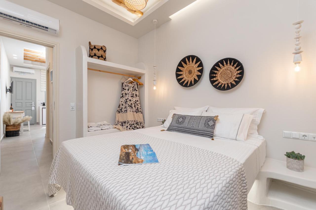Porto Dema Luxury Suites Schoinoussa エクステリア 写真