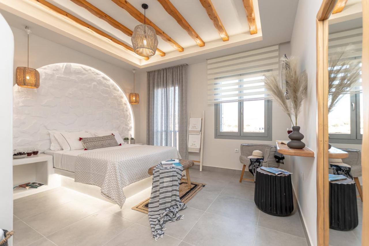 Porto Dema Luxury Suites Schoinoussa エクステリア 写真