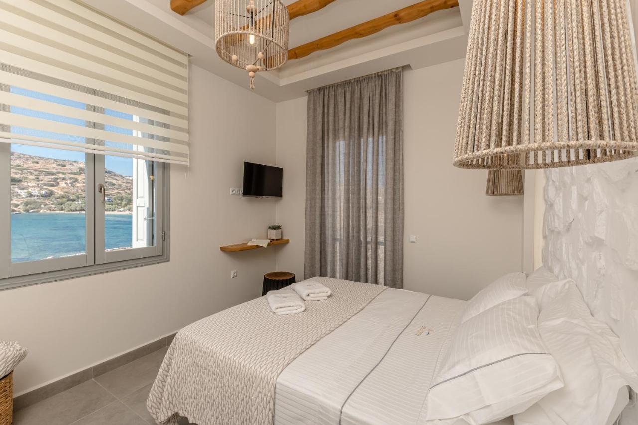 Porto Dema Luxury Suites Schoinoussa エクステリア 写真