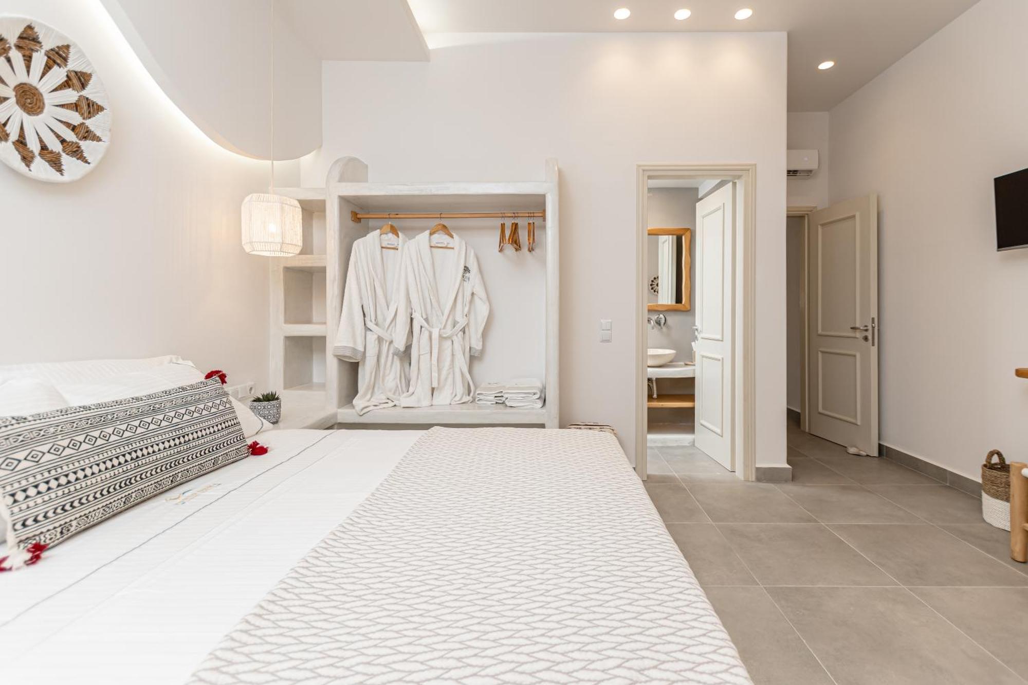 Porto Dema Luxury Suites Schoinoussa エクステリア 写真