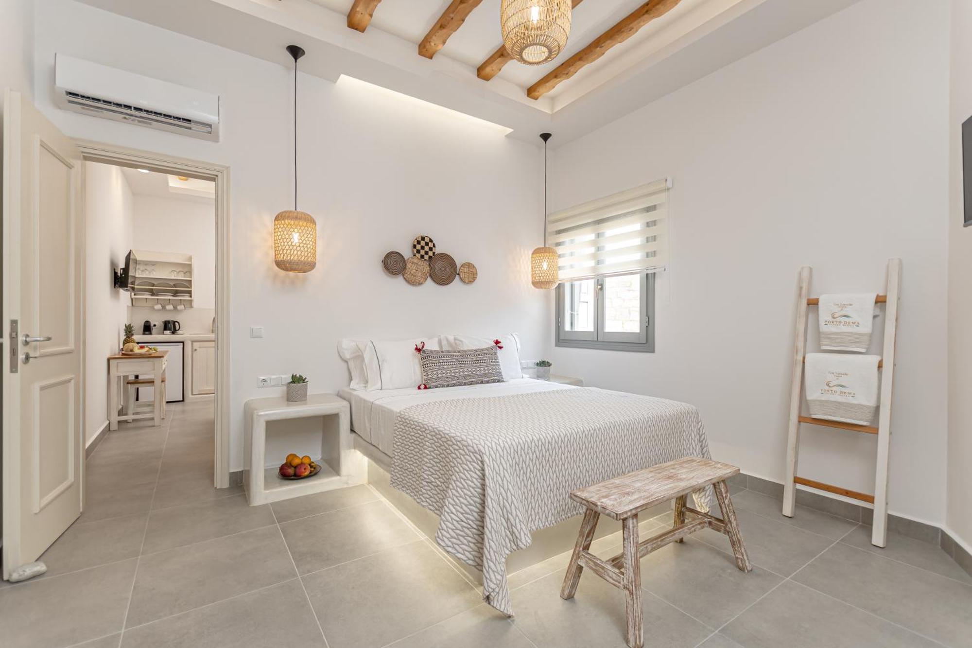 Porto Dema Luxury Suites Schoinoussa エクステリア 写真