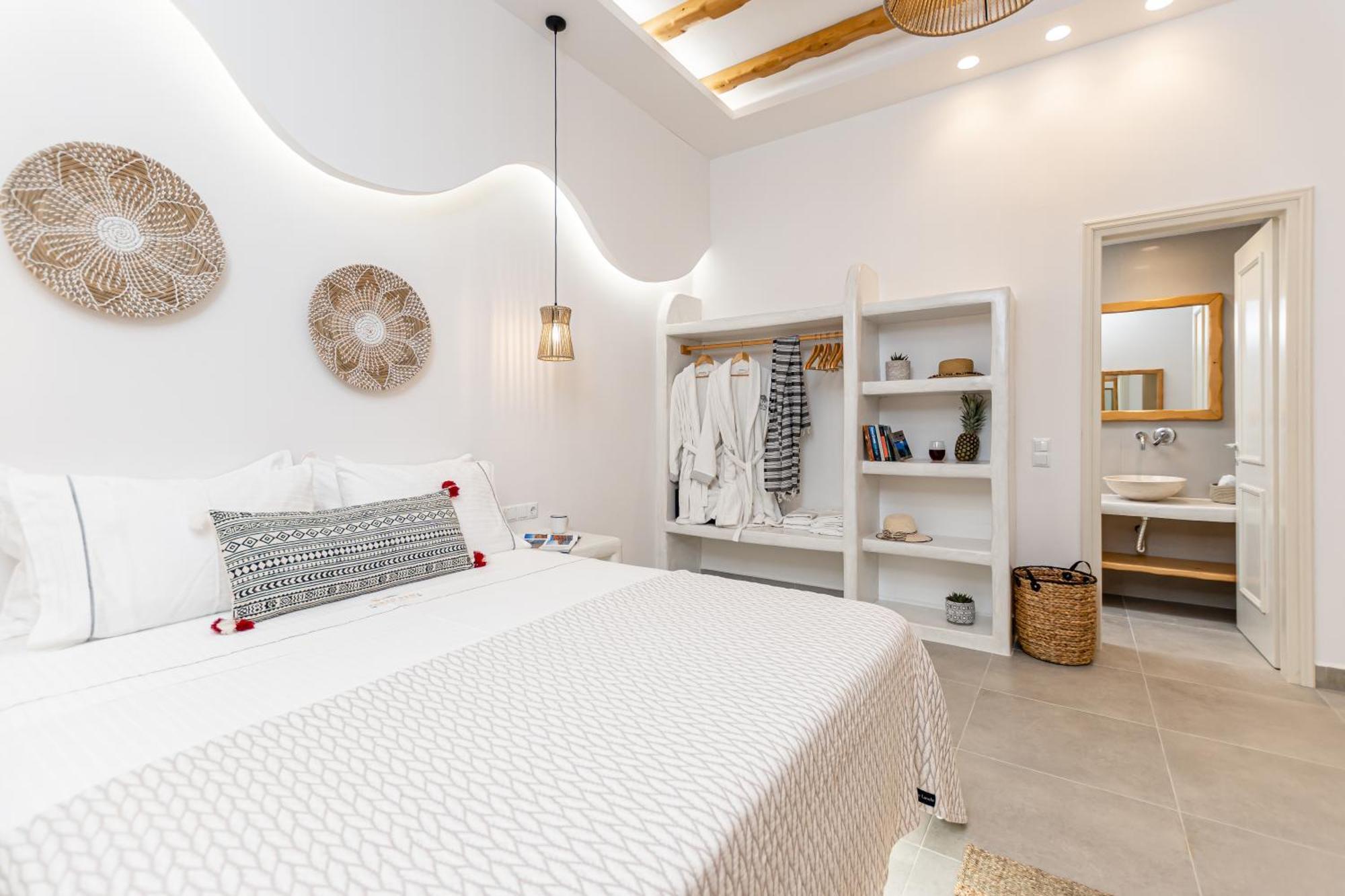 Porto Dema Luxury Suites Schoinoussa エクステリア 写真