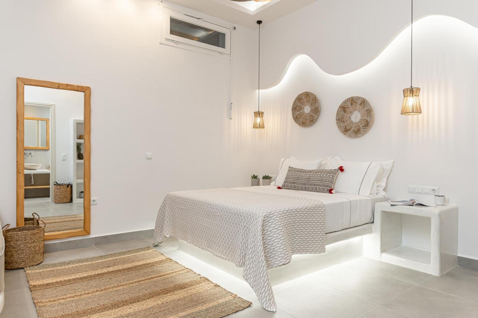 Porto Dema Luxury Suites Schoinoussa エクステリア 写真