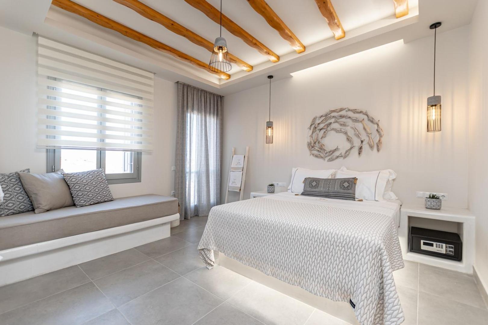Porto Dema Luxury Suites Schoinoussa エクステリア 写真