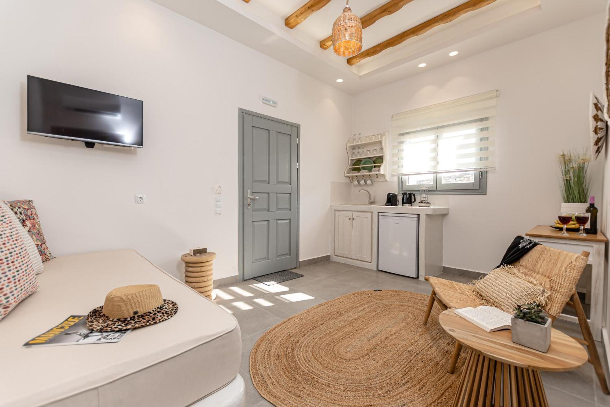 Porto Dema Luxury Suites Schoinoussa エクステリア 写真