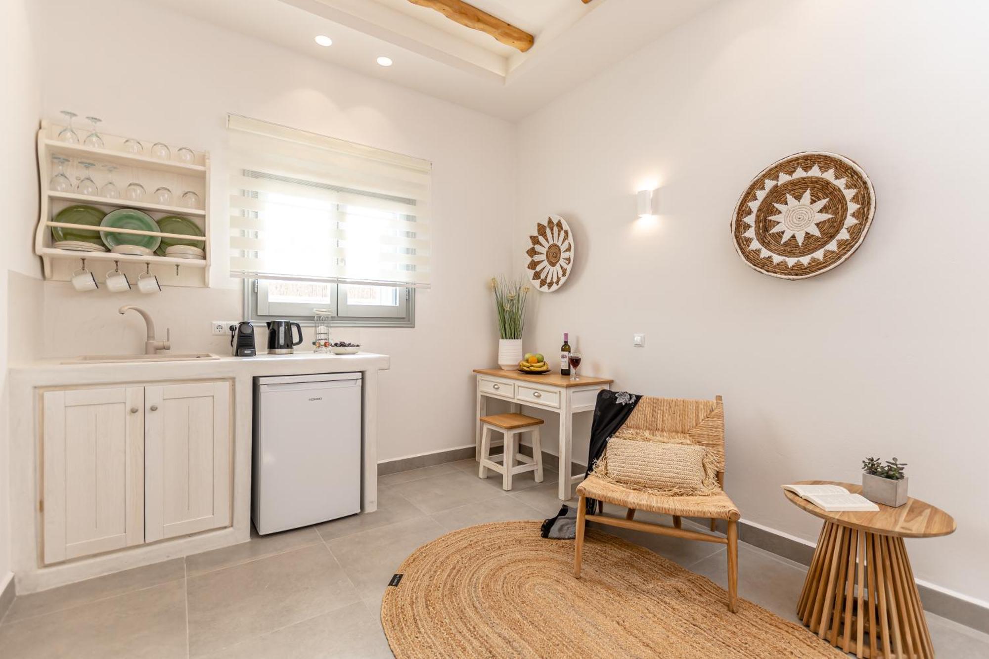 Porto Dema Luxury Suites Schoinoussa エクステリア 写真